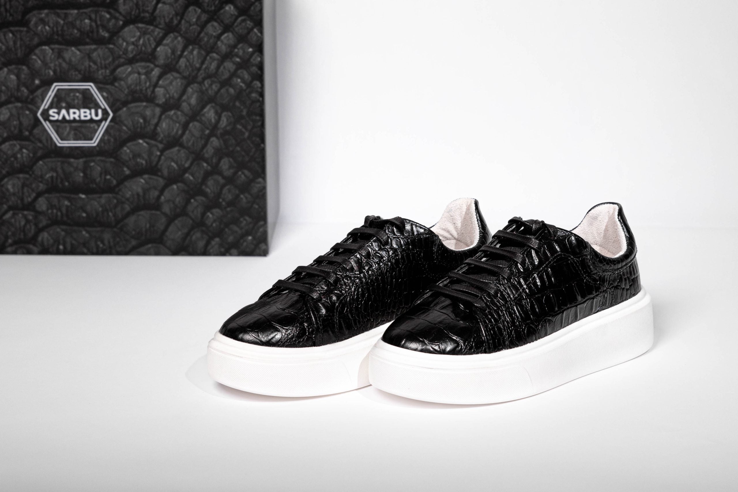 Low sneakers AM101/10